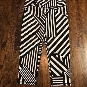 Victoria Sport Knockout Capri women sz M New